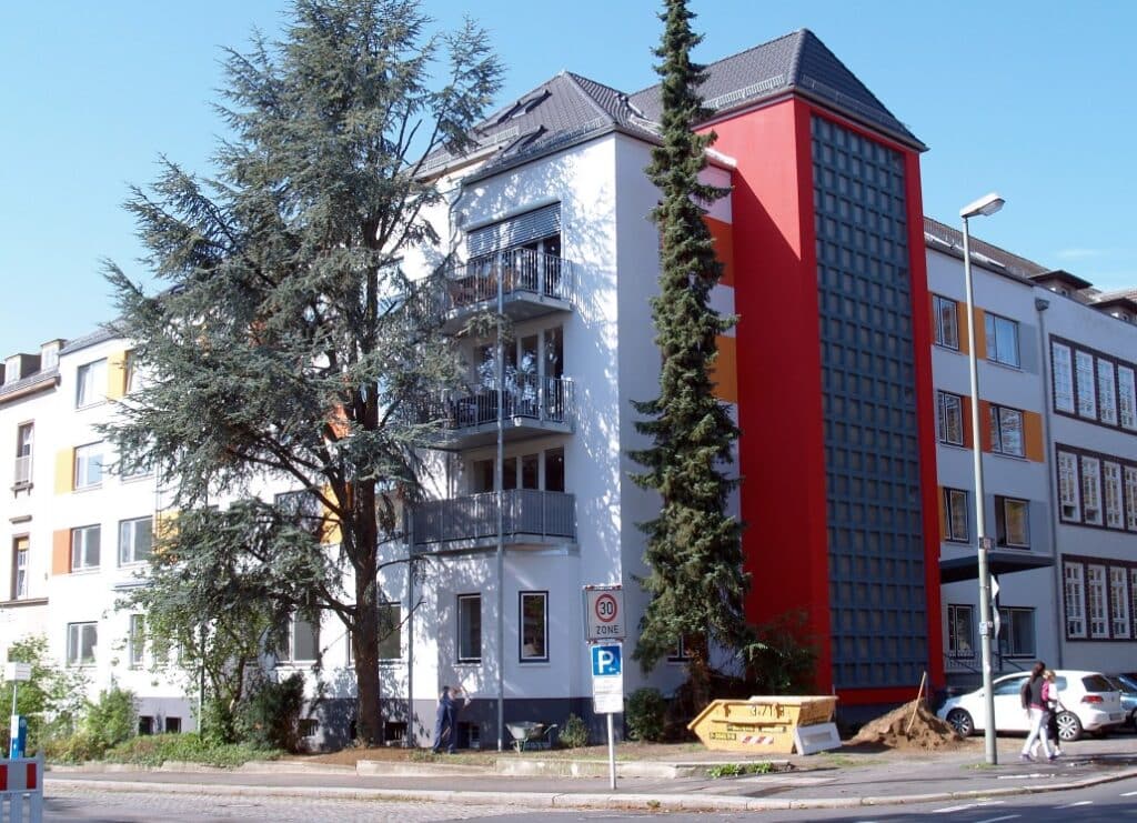 Bestand Kölnische Straße 71 – Nutzungsänderung Sanierung Büro in Wohngebäude